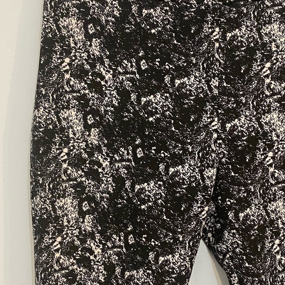 Joseph Ribkoff Leggings 6 Skinny Stretch Patterned - Picture 2 of 4